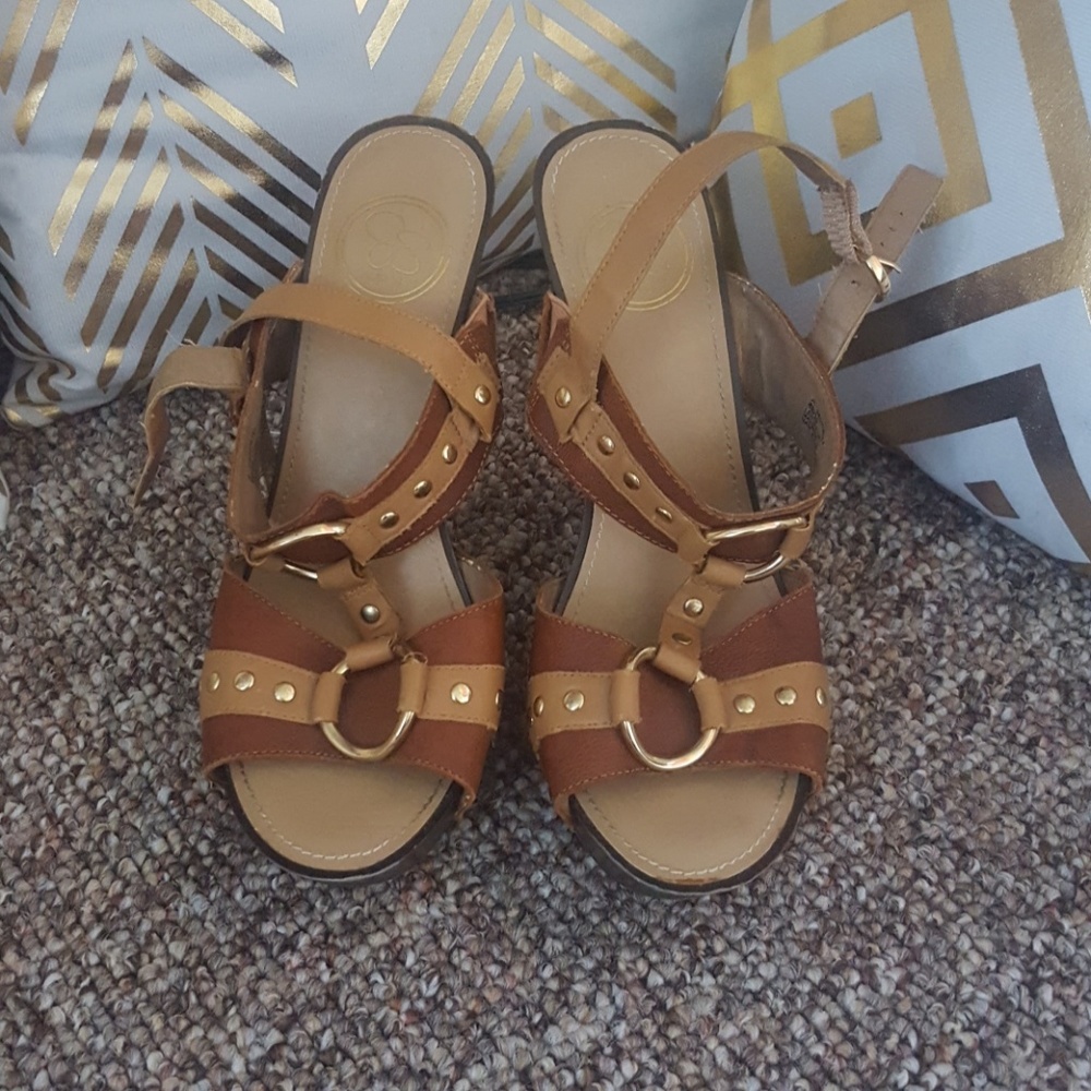 JS High Heel open toe tan/gold Sandals (7.5)
